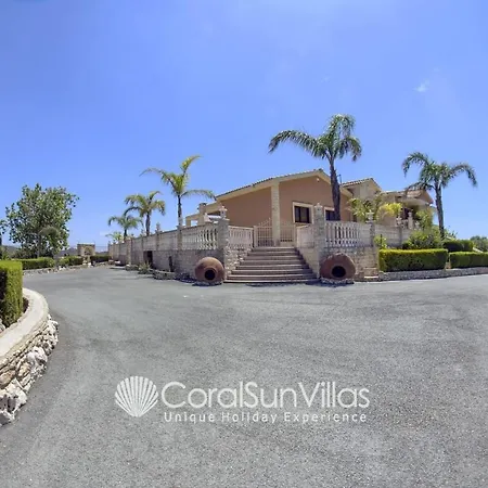 Elegant Huge Large Pool, Ideal For Weddings Villa Káthikasz