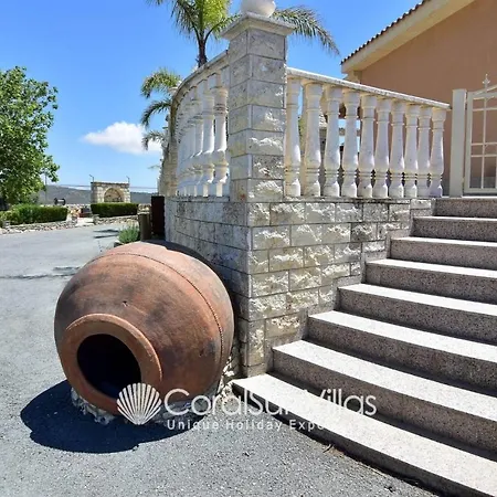 Villa Elegant Huge Large Pool, Ideal For Weddings