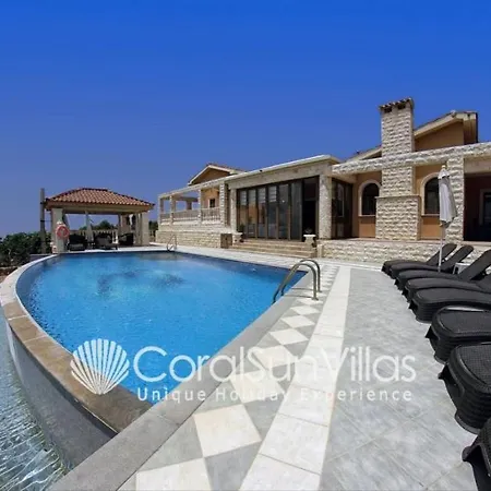 Elegant Huge Large Pool, Ideal For Weddings