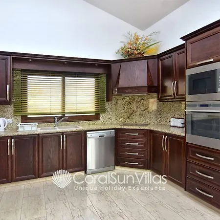 Villa Elegant Huge Large Pool, Ideal For Weddings