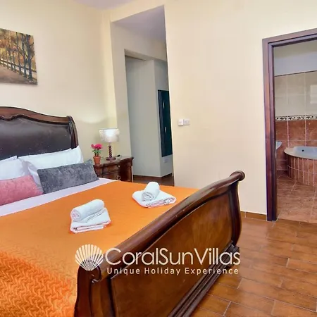 Elegant Huge Large Pool, Ideal For Weddings Villa