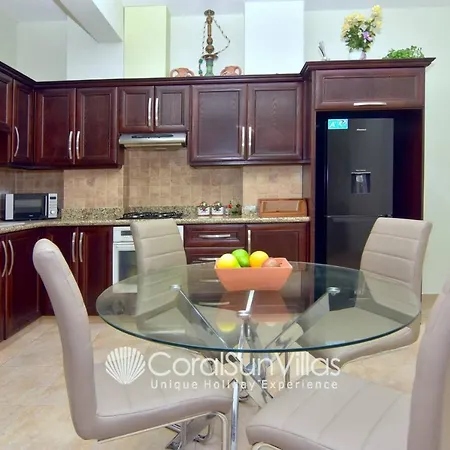 Villa Elegant Huge Large Pool, Ideal For Weddings *