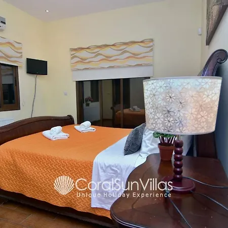 Elegant Huge Large Pool, Ideal For Weddings *