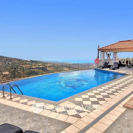 Elegant Huge Large Pool, Ideal For Weddings *