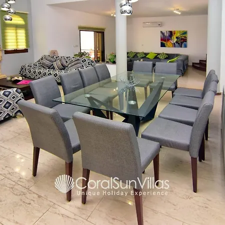 Elegant Huge Large Pool, Ideal For Weddings