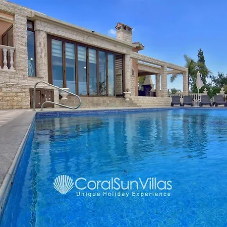 Elegant Huge Large Pool, Ideal For Weddings Villa Kathikas