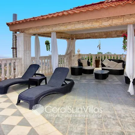 Elegant Huge Large Pool, Ideal For Weddings فيلة *