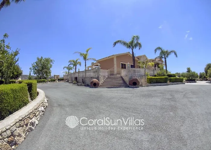 Elegant Huge Large Pool, Ideal For Weddings Вилла Катикас