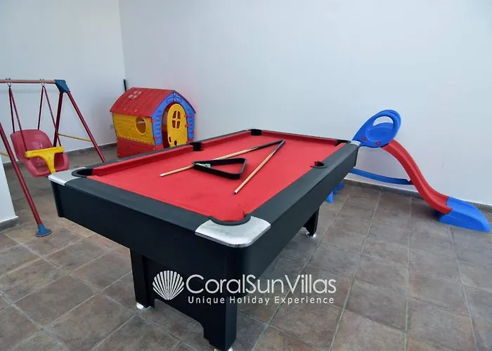 Elegant Huge Large Pool, Ideal For Weddings *