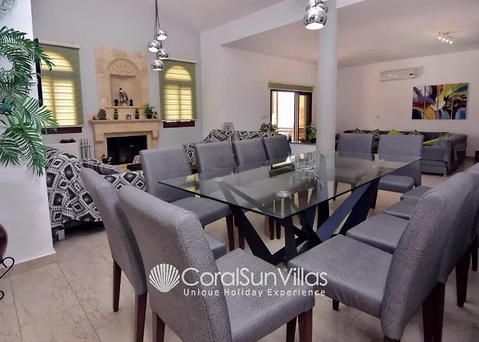 Elegant Huge Large Pool, Ideal For Weddings Катикас