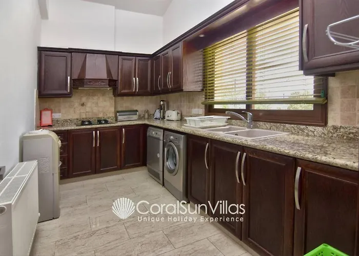 Elegant Huge Large Pool, Ideal For Weddings Вилла