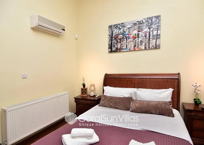 Elegant Huge Large Pool, Ideal For Weddings * Kathikas